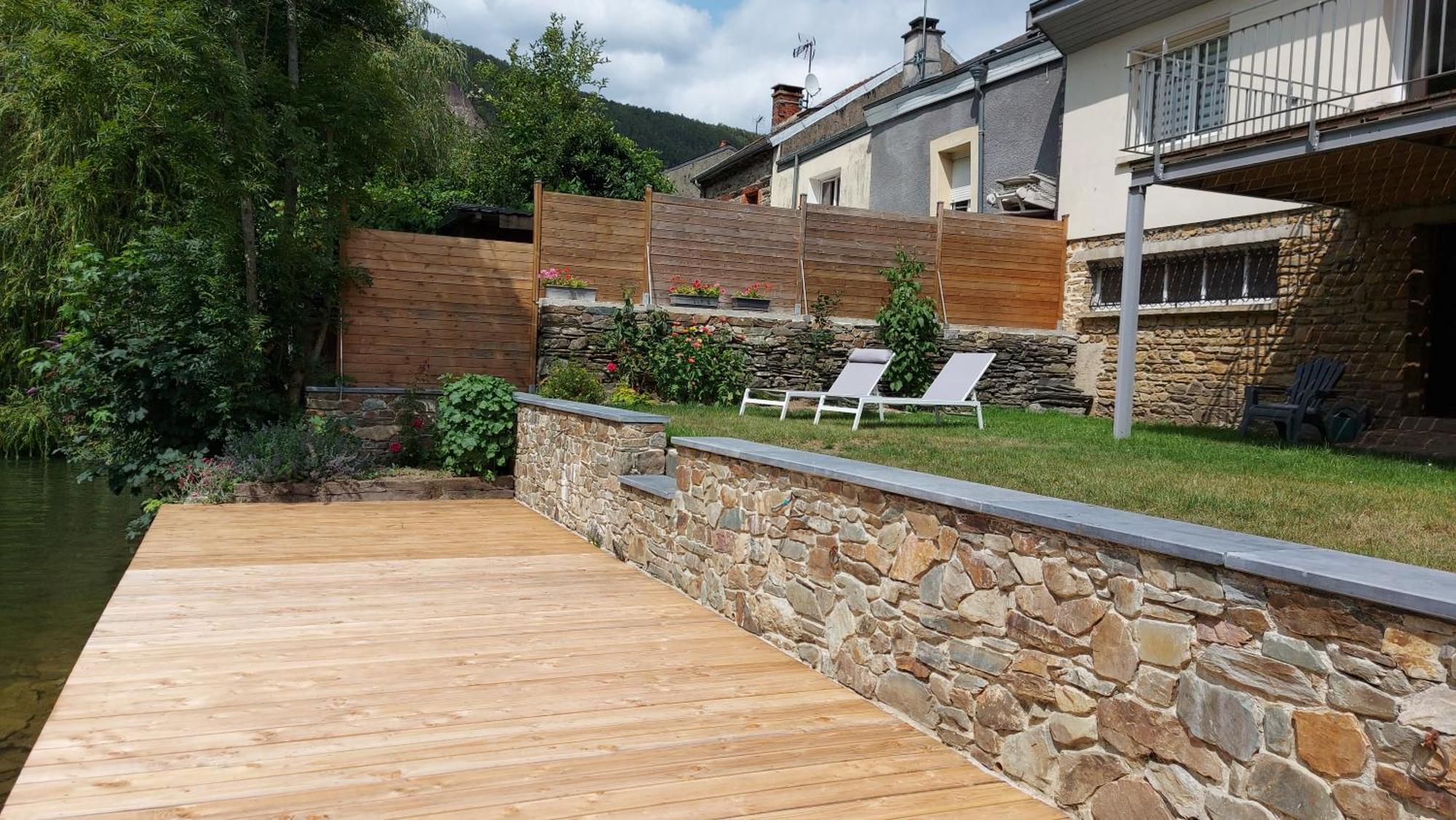 Gite En Bord De Meuse Monthermé Eksteriør bilde